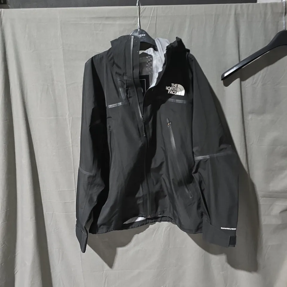 THE NORTH FACE REMASTERED JACKET – BLACK