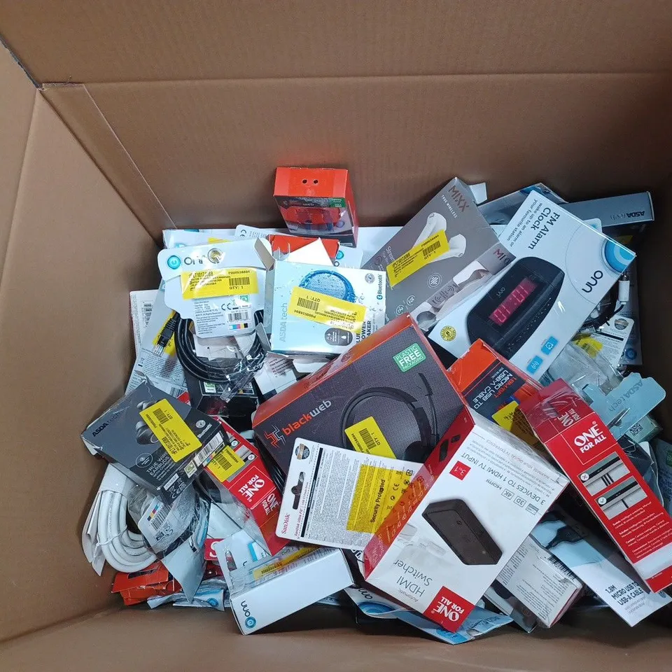 BOX OF APPROXIMATELY ASSORTED 50 ITEMS TO INCLUDE A HDMI DVD PLAYER WITH REMOTE, A WIRED KEYBOARD. A PORTABLE AM/FM RADIO AND A FM ALARM CLOCK 