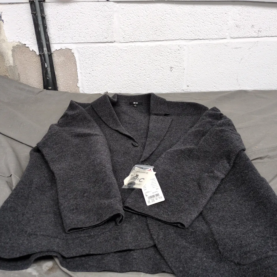 UNIQLO LARGE CASUAL KNITTED JACKET WITH TAGS