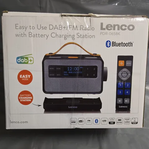 LENCO EASY TO USE DAB+/FM RADIO WITH BATTERY CHARGING STATION