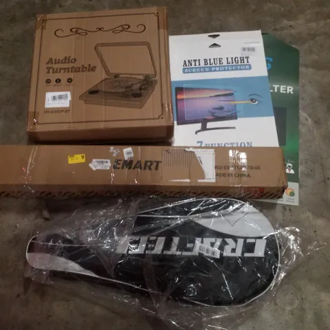 PALLET CONTAINING ASSORTED PRODUCTS INCLUDING AUDIO TURNTABLE, WHITE BACKGROUND WITH STAND, TENNIS RACKETS & SCREEN PRIVACY FILTERS