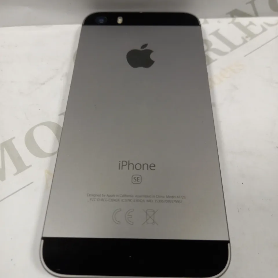 APPLE IPHONE SE (1ST GENERATION) - SILVER