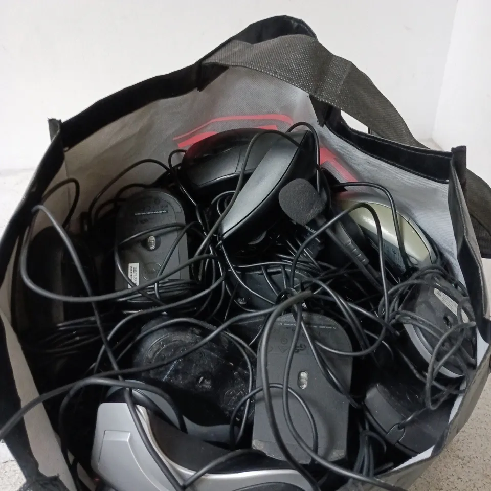 BAG OF ASSORTED COMPUTER MOUSE 