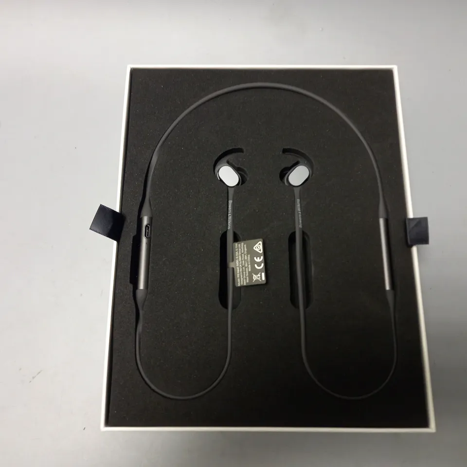 BOXED BOWERS & WILKINS PI3 WIRELESS HEADPHONES