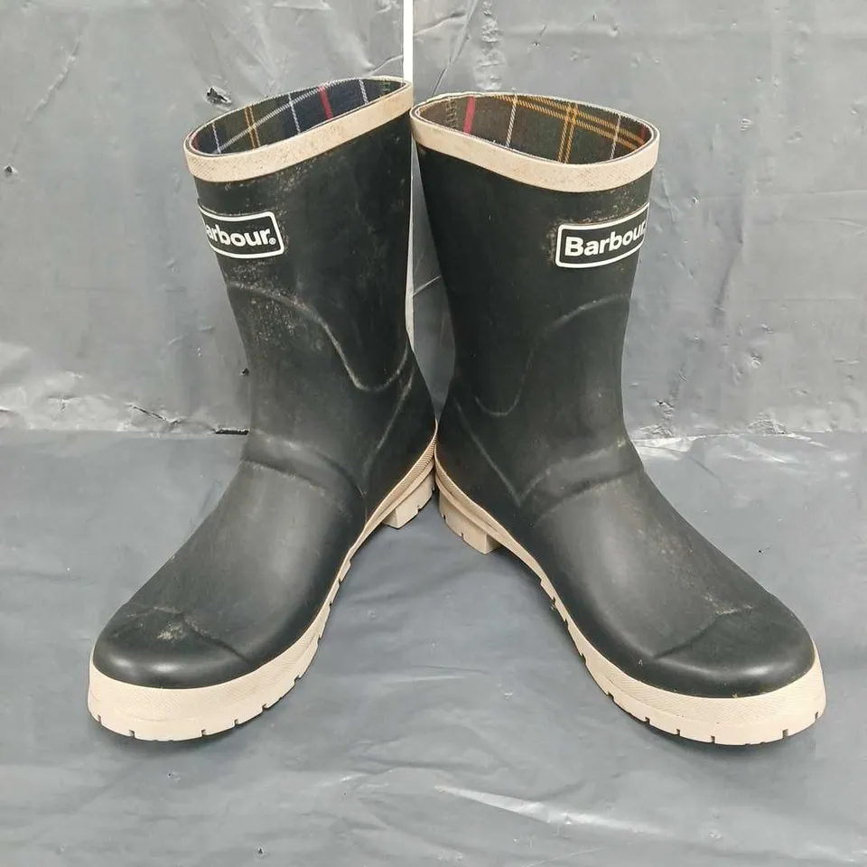 BARBOUR BANBURY MID WELLINGTON BOOT IN BLACK SIZE 8