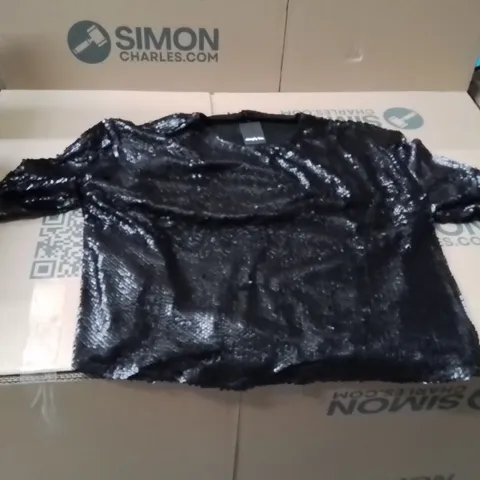 BOXED BRAND NEW APPROXIMATELY 19 SIMPLY BE BLACK SEQUIN TOP SIZE 22