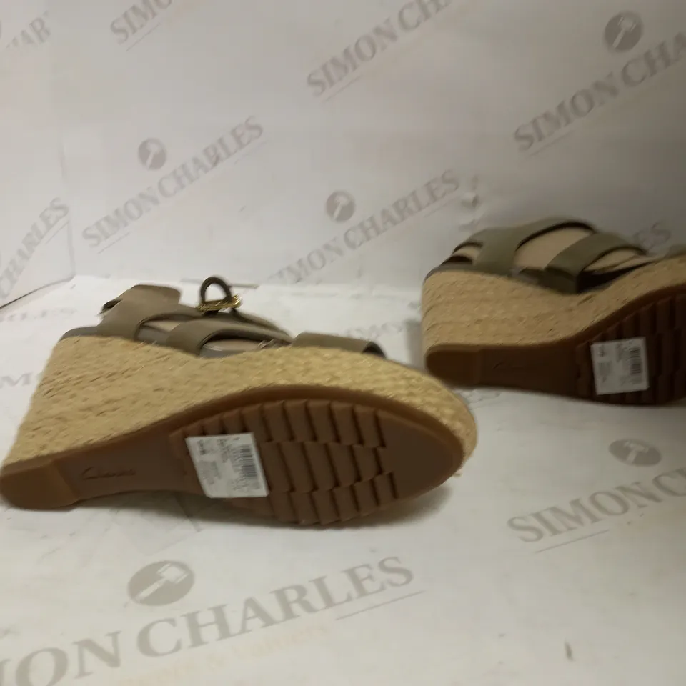 CLARKS MARITSA 95 SANDALS BEIGE UK 4 1/2