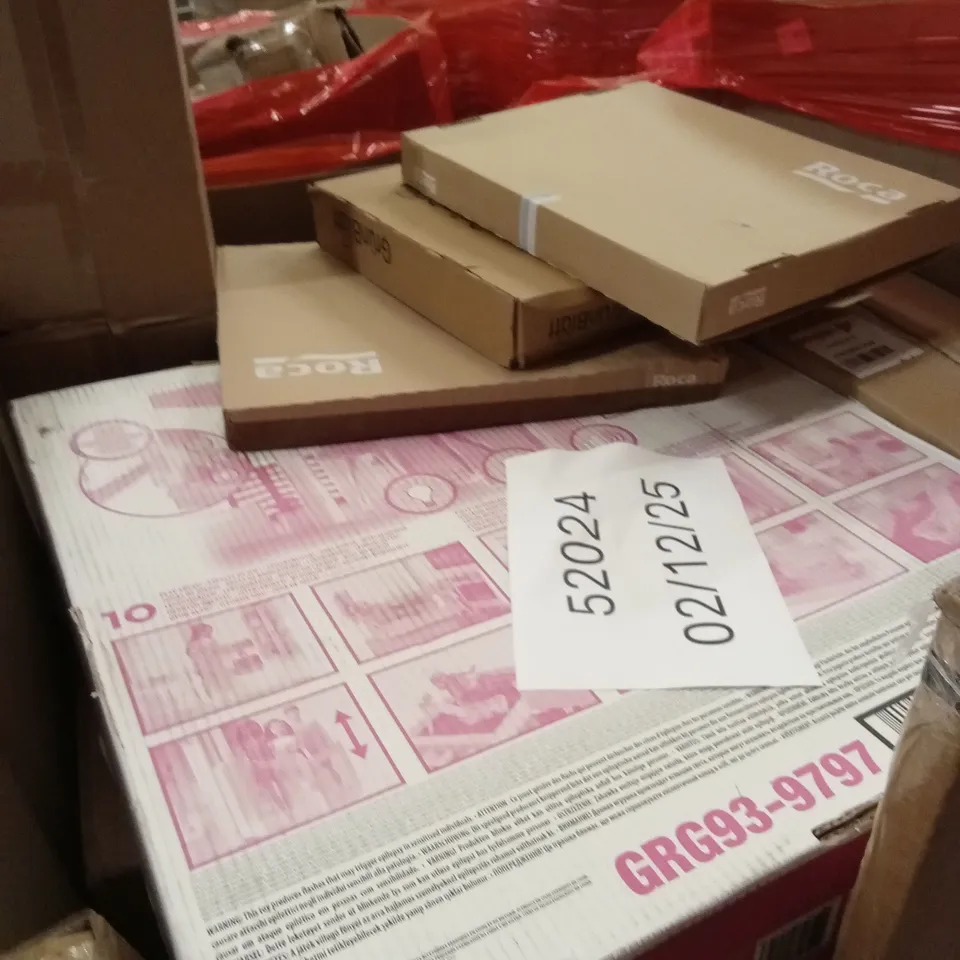 PALLET OF ASSORTED HOUSEHOLD GOODS AND PRODUCTS TO INCLUDE; TOYS, TOILET SEATS, FULL LENGTH MIRROR, BABY CAR SEAT ETC