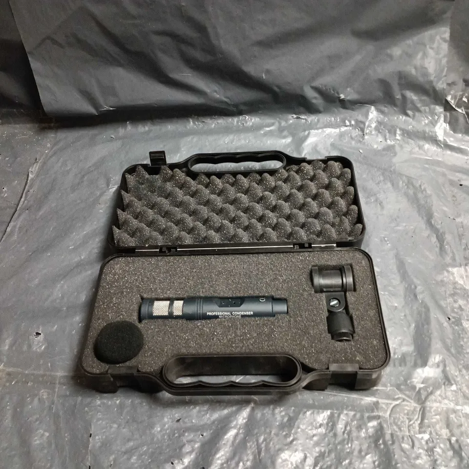 PROFESSIONAL CONDENSER MICROPHONE WITH CASE