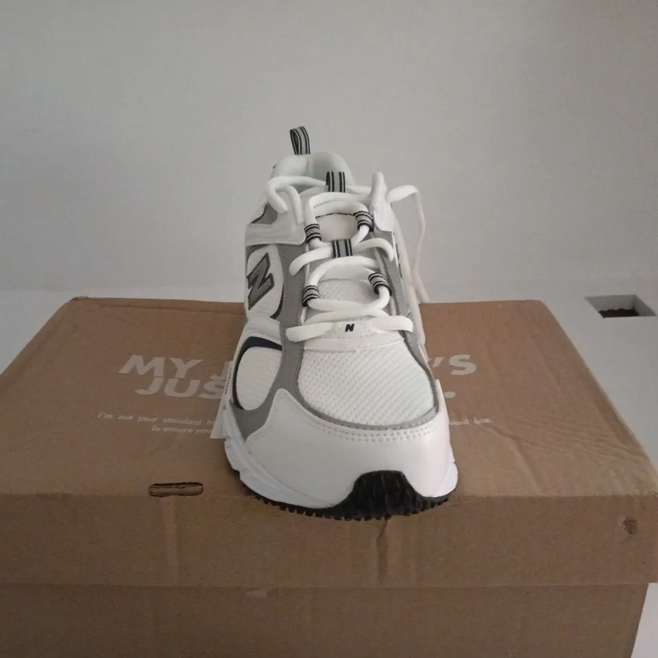 NEW BALANCE 408 WHITE/GREY/BLACK TRAINERS UK 11 BOXED