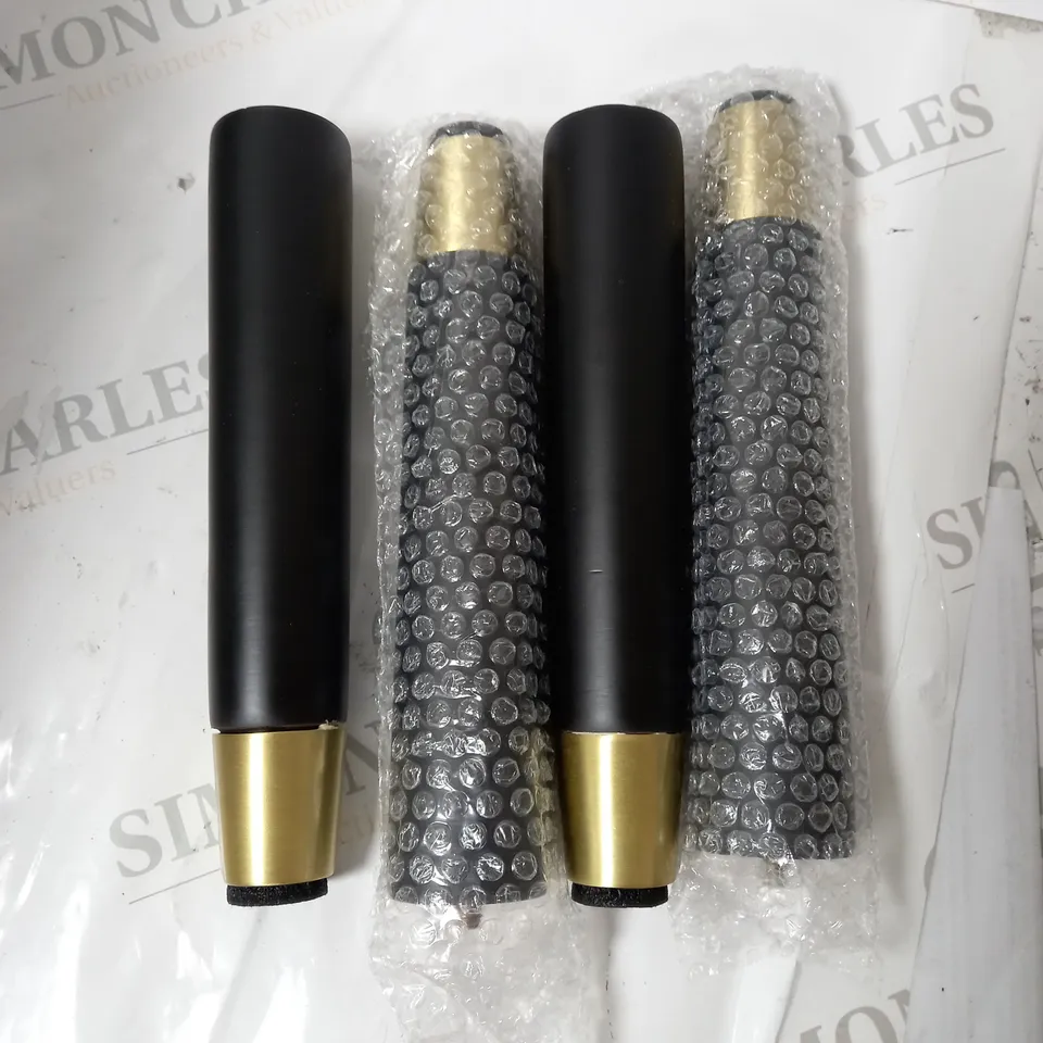 EMERALD ROUND SEAT WITH 4 BLACK AND LEGS