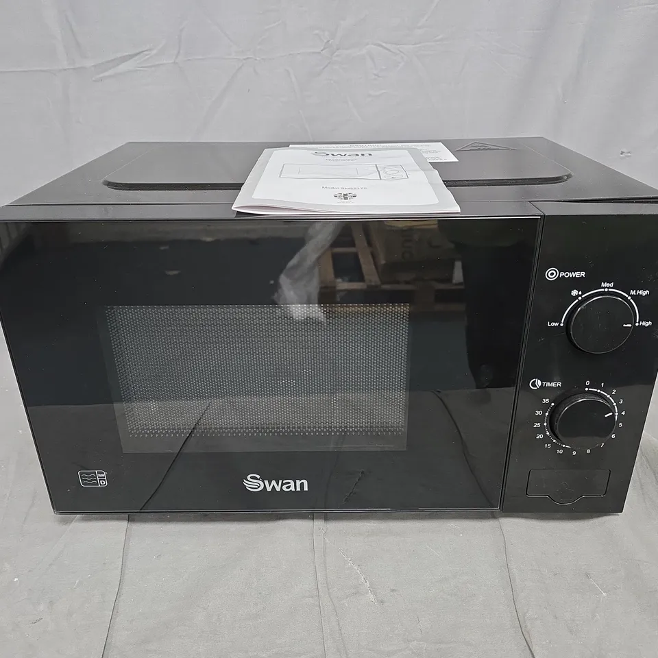 SWAN 20L 700W MANUAL MICROWAVE - BLACK - COLLECTION ONLY 