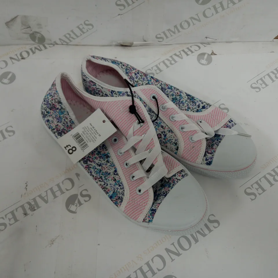 APPROXIMATELY 13 GEORGE SNEAKERS IN SIZE 6