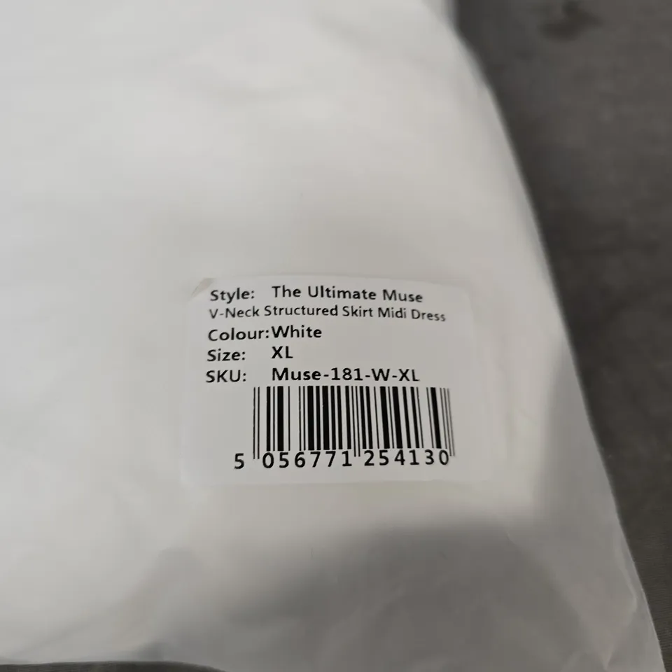 THE ULTIMATE MUSE WOMEN'S WHITE V-NECK STRUCTURED MIDI DRESS, UK 16 (XL)