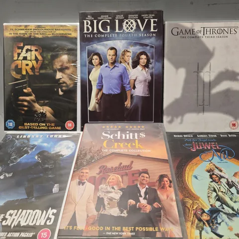 TOTE OF APPROXIMATELY 10 ASSORTED DVD'S TO INCLUDE - FAR CRY , GAME OF THRONES THE COMPLETE THIRD SEASON , BIG LOVE THE COMPLETE FOURTH SEASON ETC