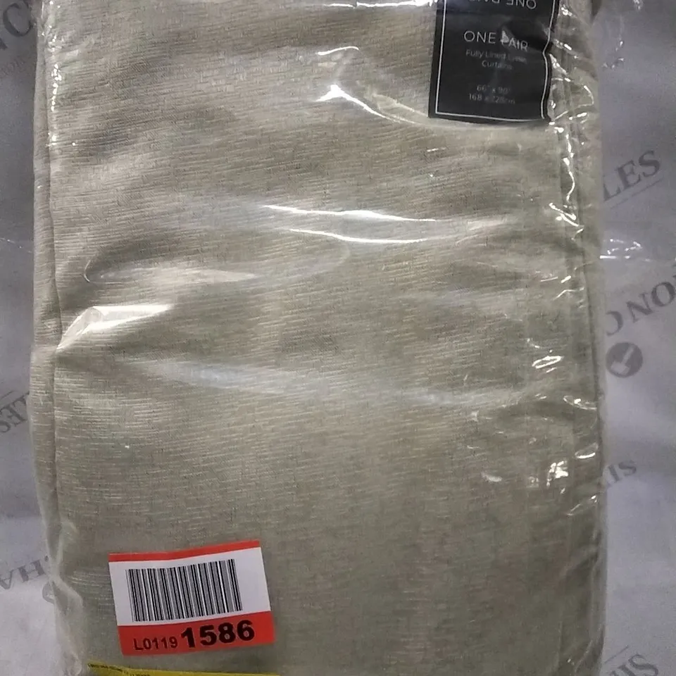 BAGGED POLYESTER ROOM DARKENING CURTAIN PAIR 168x228cm