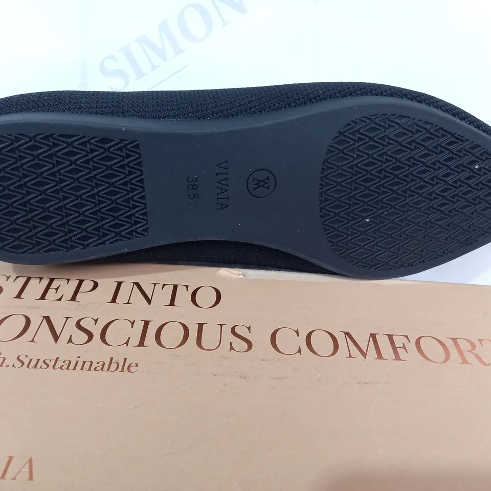BOXED PAIR OF VIVALA CLOSED POINTED TOE SLIP-ON SHOES IN BLACK EU SIZE 38.5