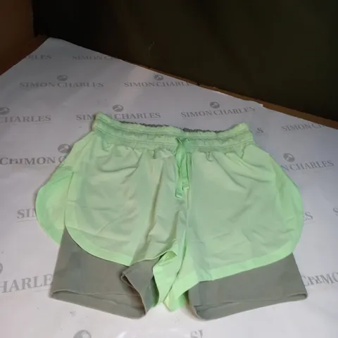 SMALL GYMSHARK GREEN SHORTS 