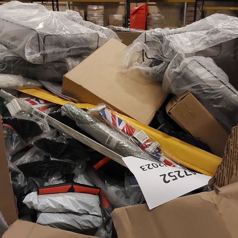 PALLET OF ASSORTED HOUSEHOLD ITEMS AND CONSUMER PRODUCTS. INCLUDES MANUAL AIR PUMPS, UNION JACK FLAGS, DISH DRAINER RACKS ETC 