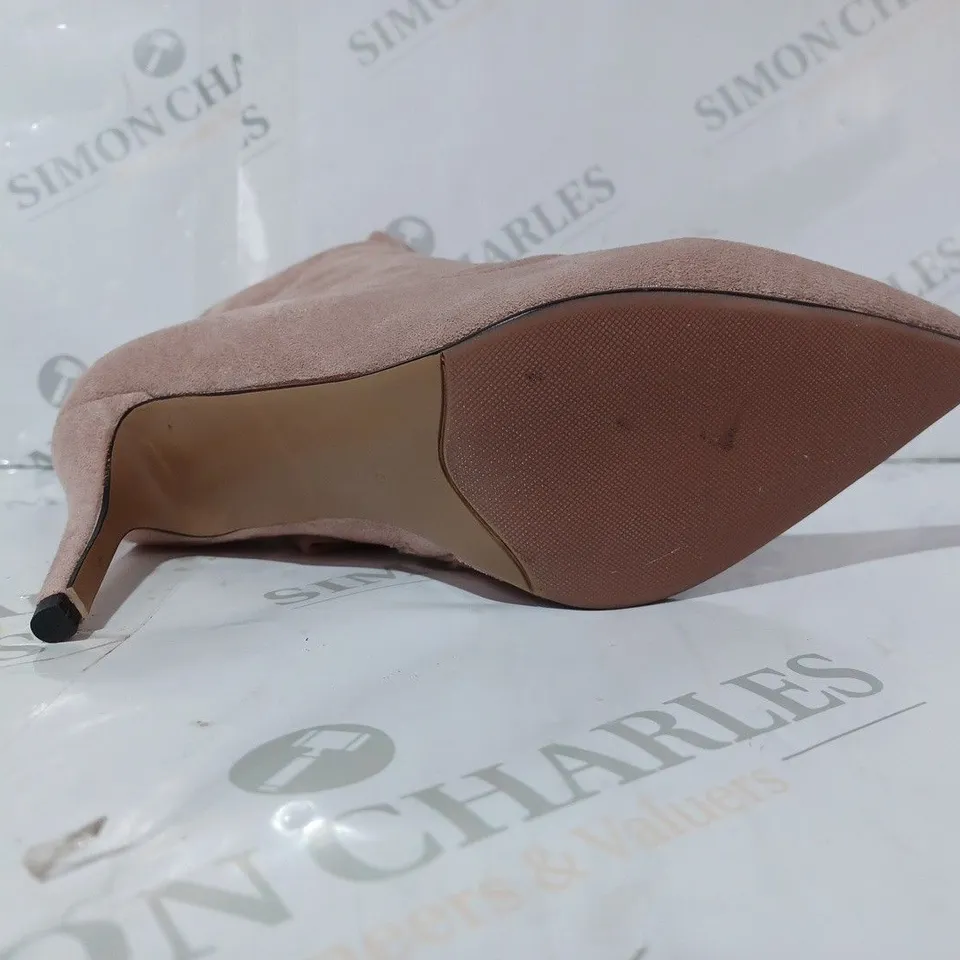BOXED PAIR OF DESIGNER HIGH HEEL BELOW KNEE SUEDE BOOTS IN PINK SIZE UNSPECIFIED