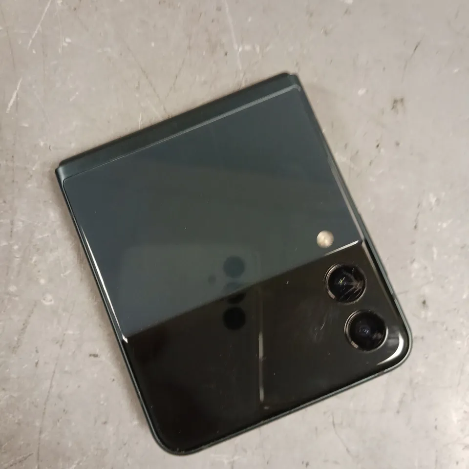 SAMSUNG GALAXY Z FLIP SMARTPHONE 