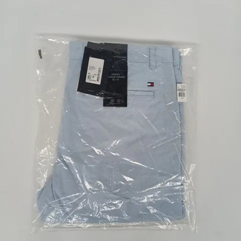 BAGGED TOMMY HILFIGER HARLEM ESSENTIAL TWILL TROUSERS IN BREEZY BLUE SIZE 32/32