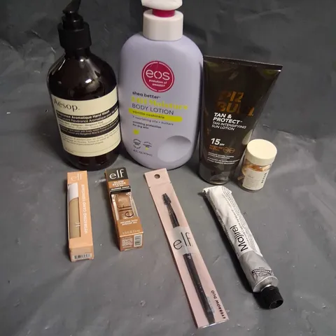 APPROXIMATELY 20 ASSORTED HEALTH AND BEAUTY PRODUCTS TO INCLUDE; EOS, ELF, AESOP AND GRUUM