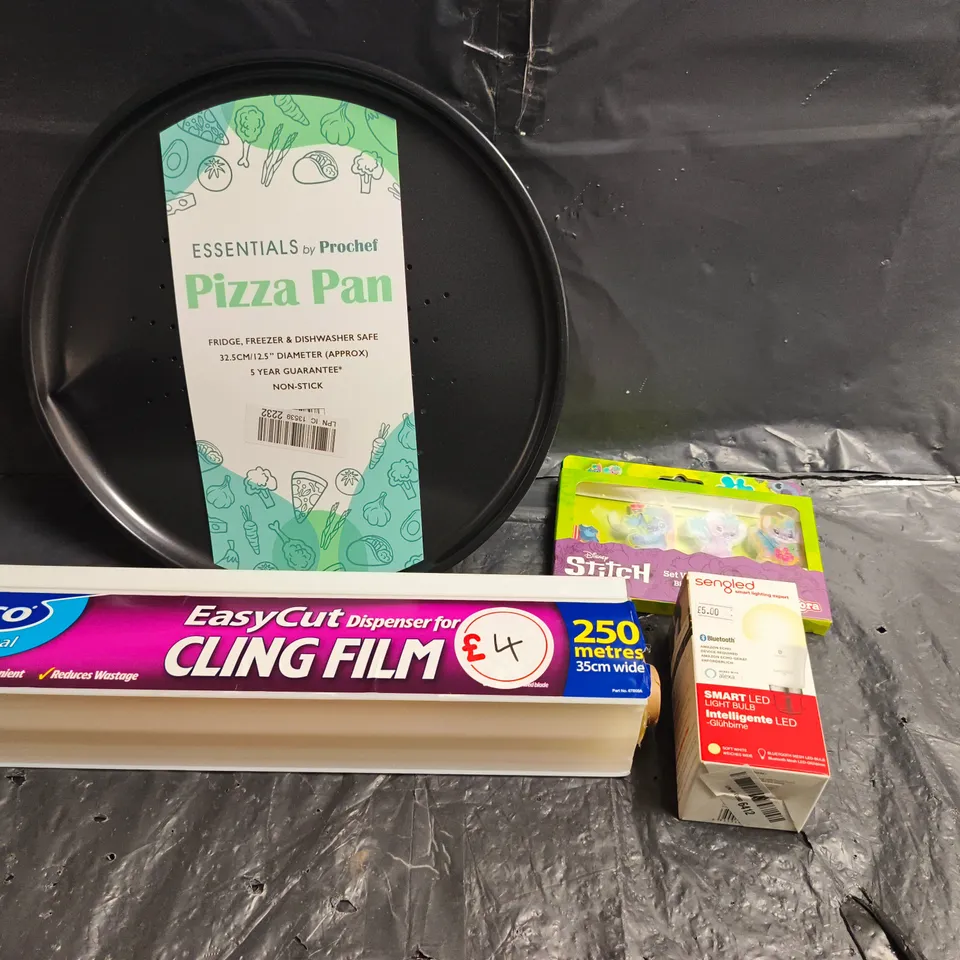 APPROXIMATELY 10 ASSORTED HOUSEHOLD PRODUCTS TO INCLUDE LED BULB, PIZZA PAN, CLING FILM ETC