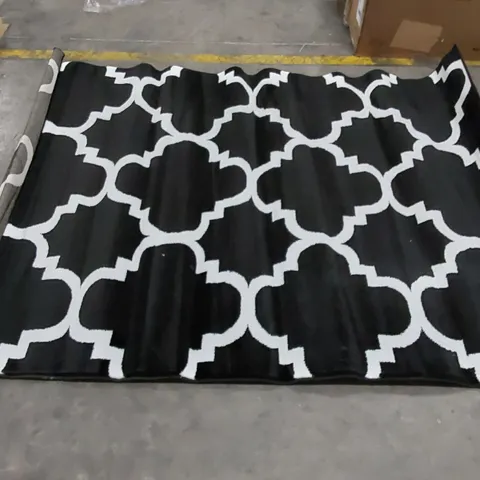 MODERN TRENDZ RUG - BLACK // SIZE: 160 X 220cm