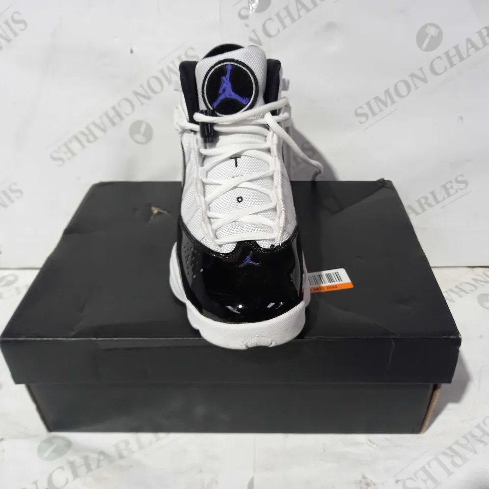 BOXED PAIR OF JORDAN 6 RINGS SHOES IN WHITE/BLACK UK SIZE 5.5