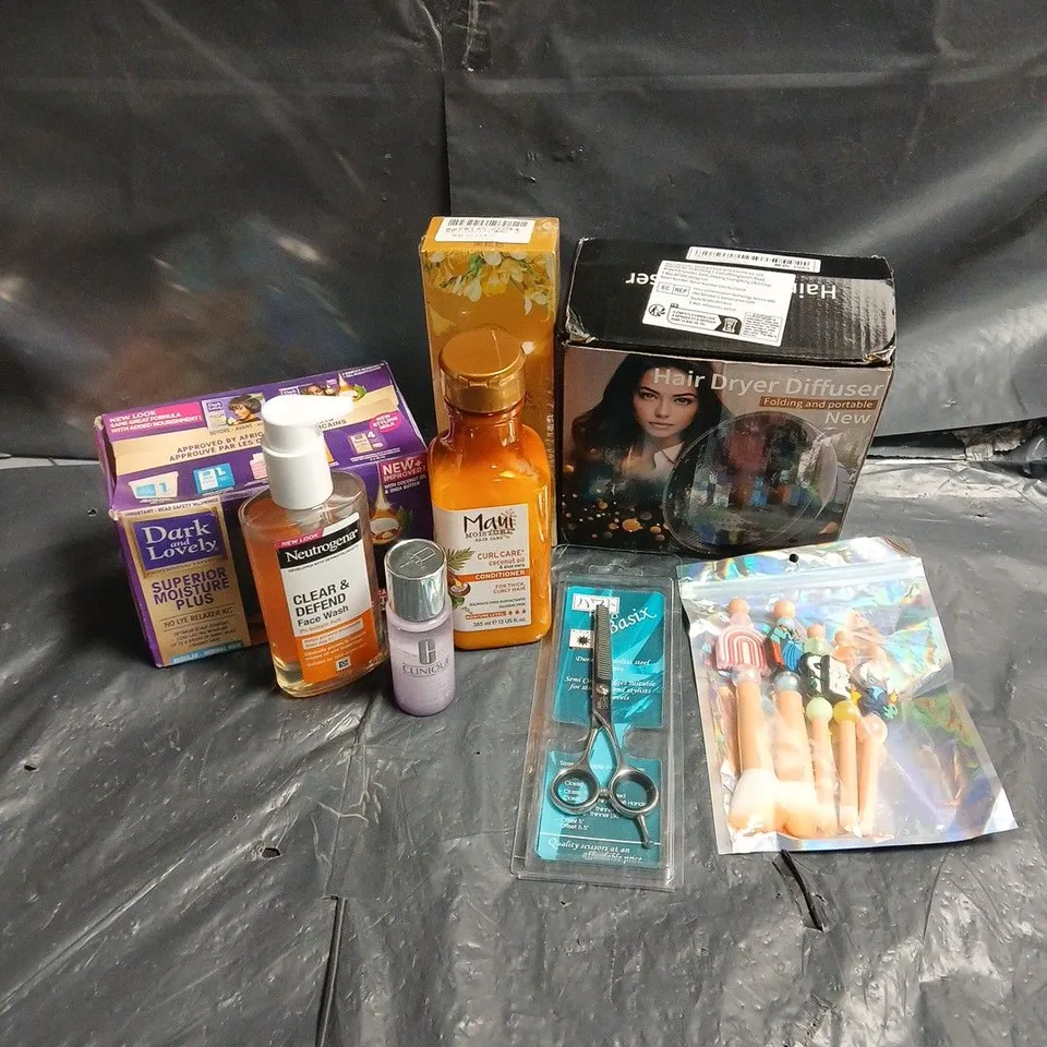 APPROXIMATEY 20 ASSORTED HEALTH AND BEAUTY PRODUCTS TO INCLUDE - CLINIQUE MAKEUP REMOVER - NEUTROGENA FACE WASH - HAIR DRYER DIFFUSER - ETC