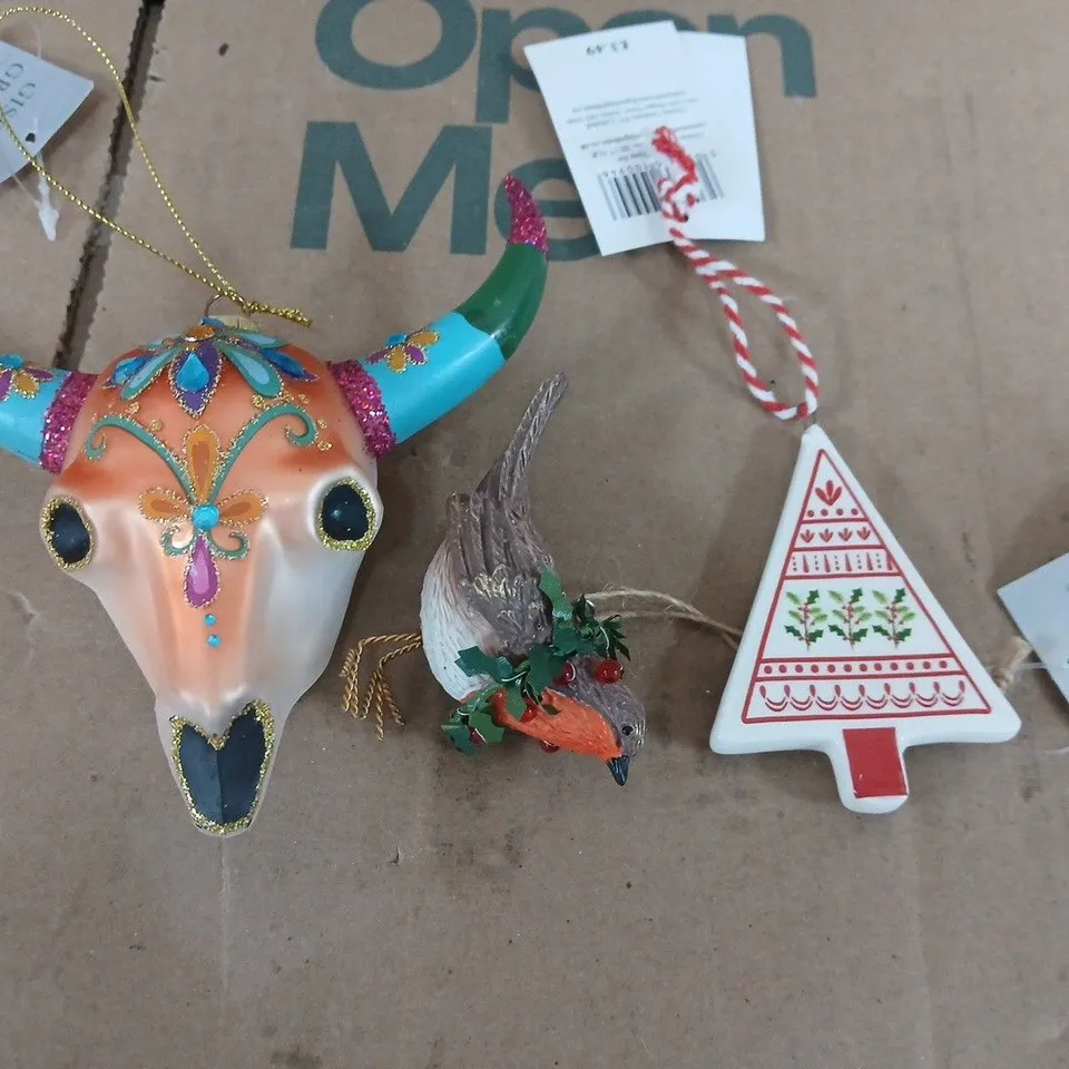 BOX OF ASSORTED GISELA GRAHAM DECORATIONS 