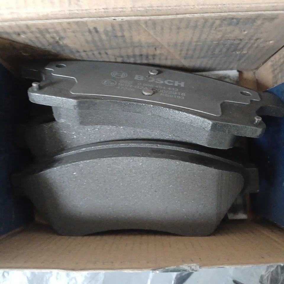 BOXED BOSCH BRAKE PADS SET (BP2677)