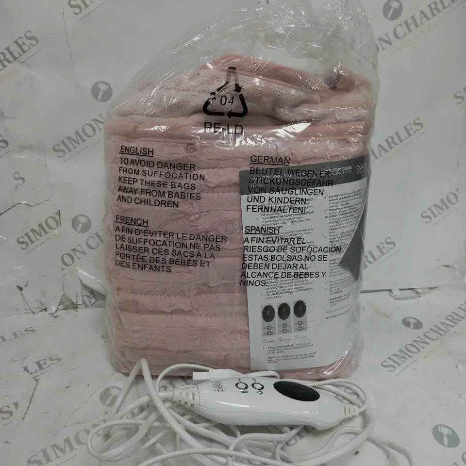 BOXED COZEE HOME FAUX FUR HEATED THROW PINK