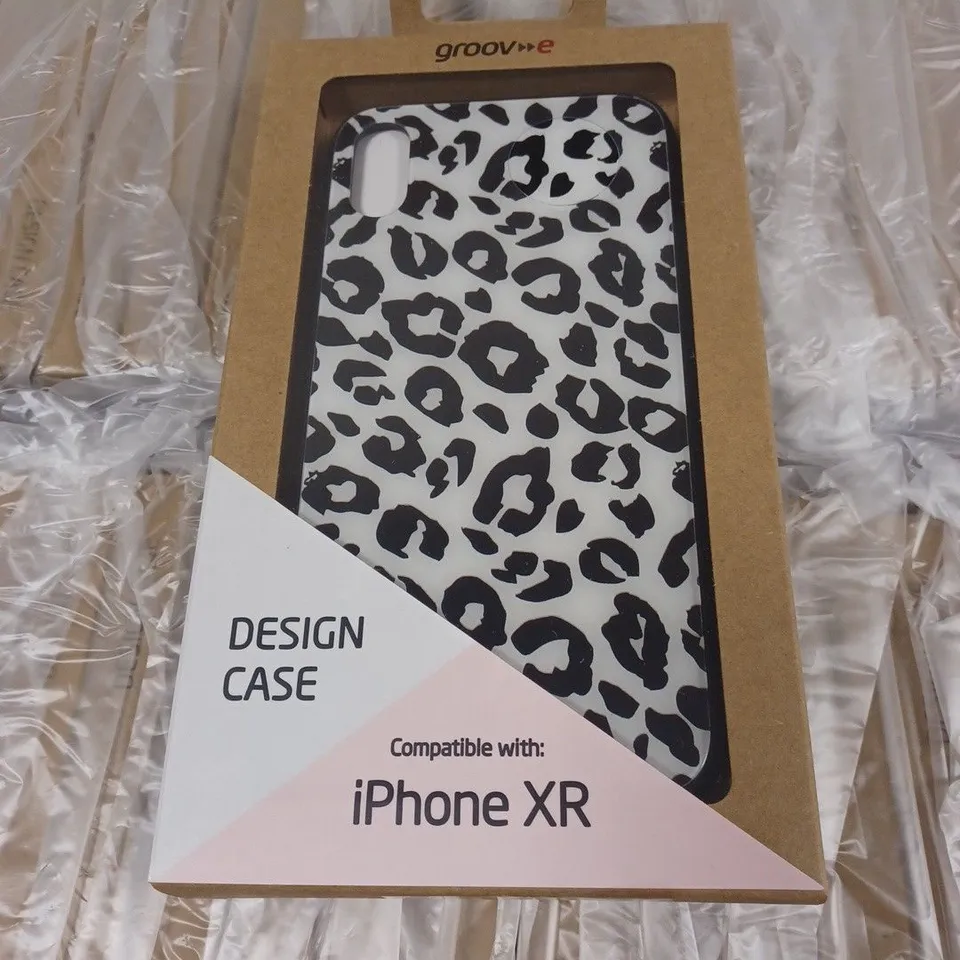 LOT OF APPROXIMATELY 100 GROOVE DESIGN ANIMAL CASES FOR IPHONE XR