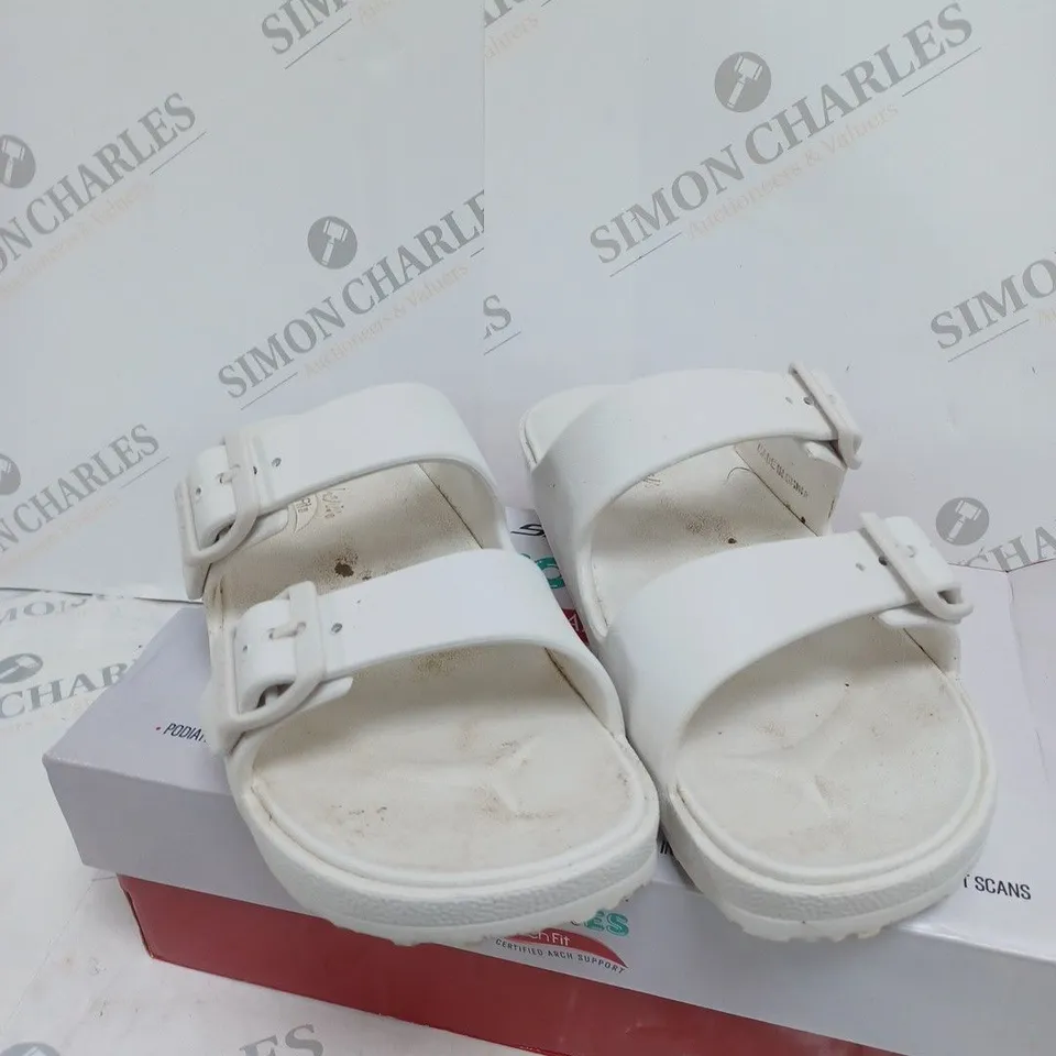 BOXED SKETCHERS FOAM SANDALS 