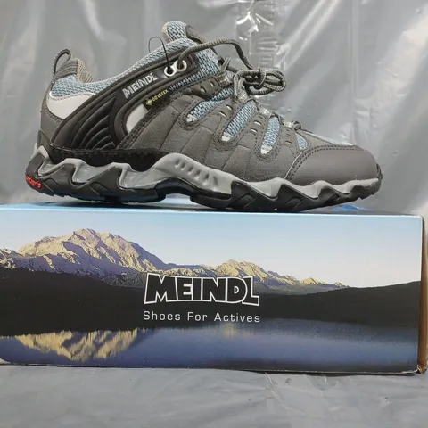 BOXED PAIR OF MEINDL RESPOND LADY GTX SHOES IN GRAPHITE/SKY SIZE UK 5