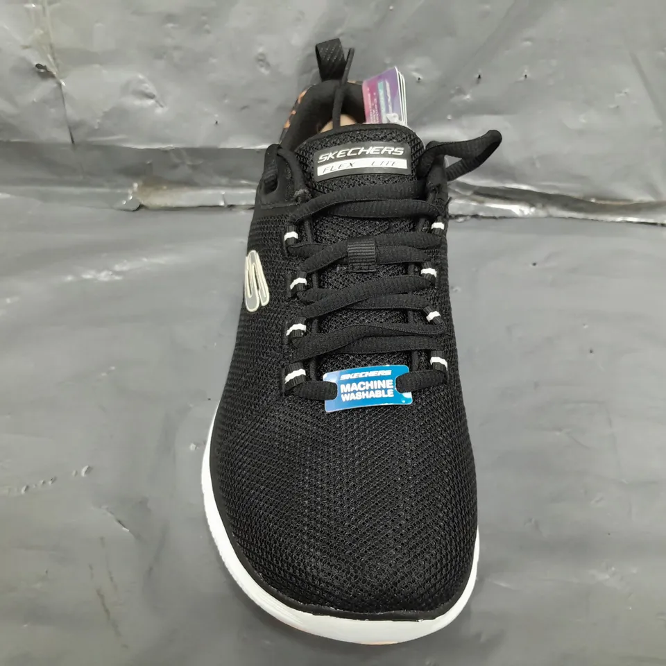 SKECHERS FLEX-LITE TRAINERS IN BLACK - SIZE UK 5.5