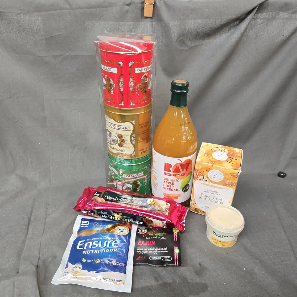 APPROXIMATELY 8 ASSORTED FOOD & DRINK ITEMS TO INCLUDE RAW APPLE CIDER VINEGAR, MARCIPAN, ORGANIC HERBAL TEA, ETC - COLLECTION ONLY