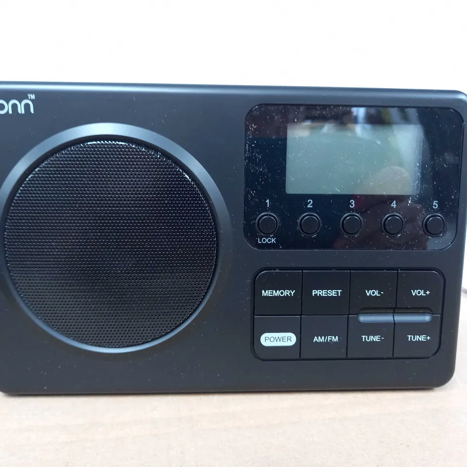 ONN PORTABLE AM/FM RADIO