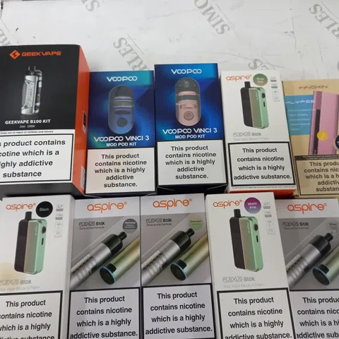 LOT OF 10 ASSORTED VAPING ITEMS TO INCLUDE GEEKVAPE AND VOOPOO