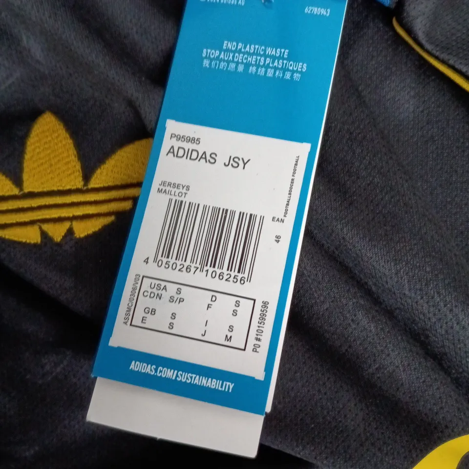 ADIDAS MANCHESTER UNITED FOOTBALL JERSEY – BLACK WITH SNAPDRAGON SPONSOR, UK S