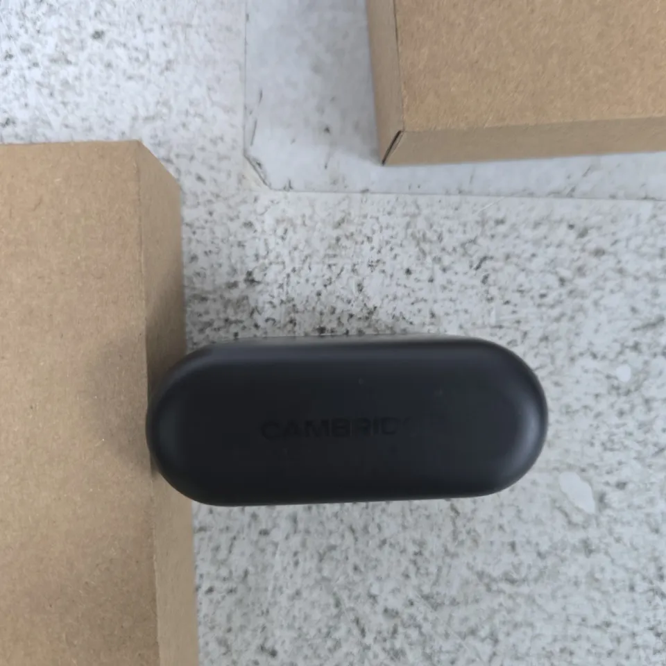 CAMBRIDGE EARBUDS IN CHARGING CASE (TRUE WIRELESS) – BOXED 