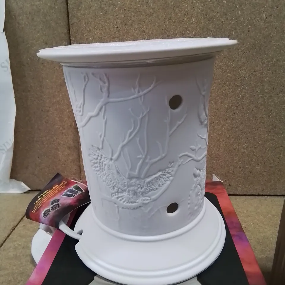 APPROXIMATELY 5 BRAND NEW BOXED ITEMS.