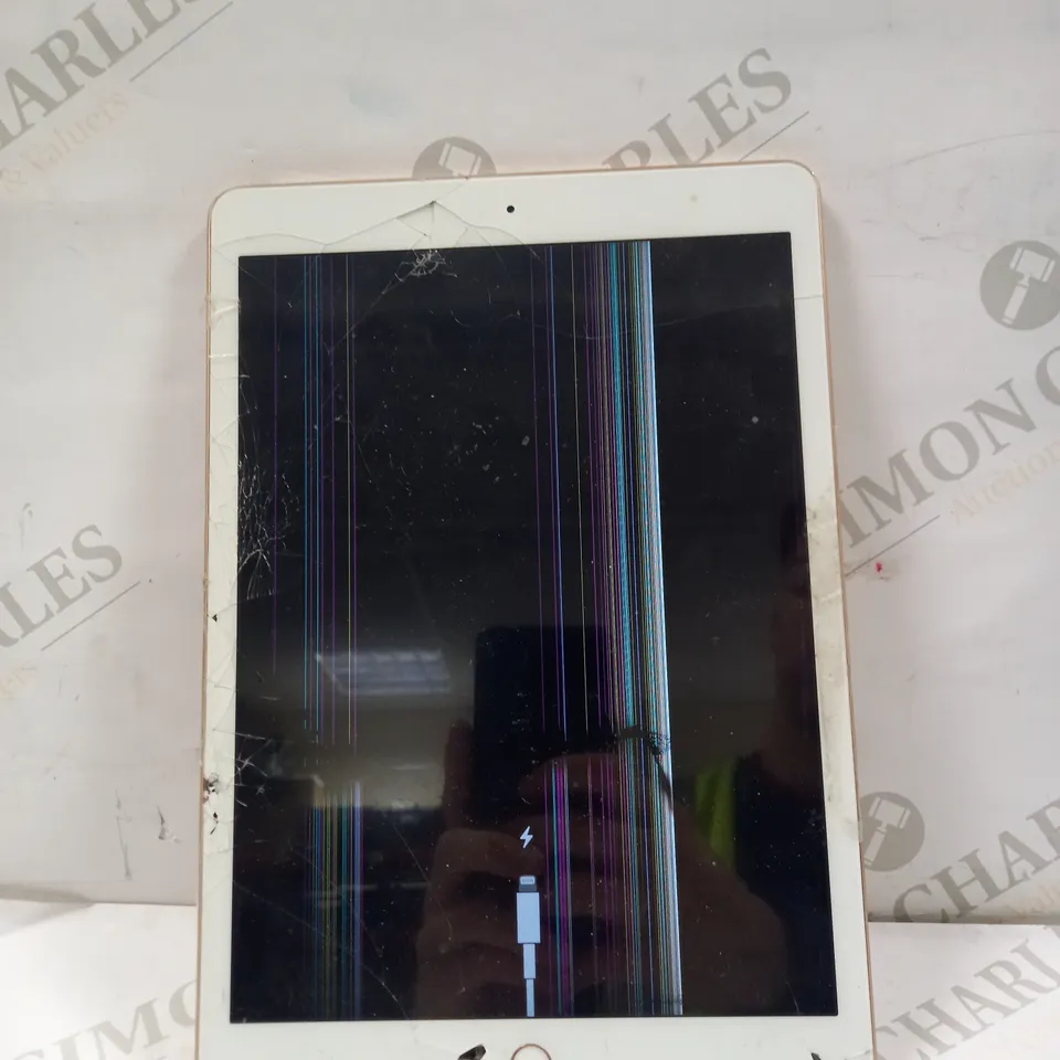 APPLE IPAD 10.2 A2197 IN GOLD