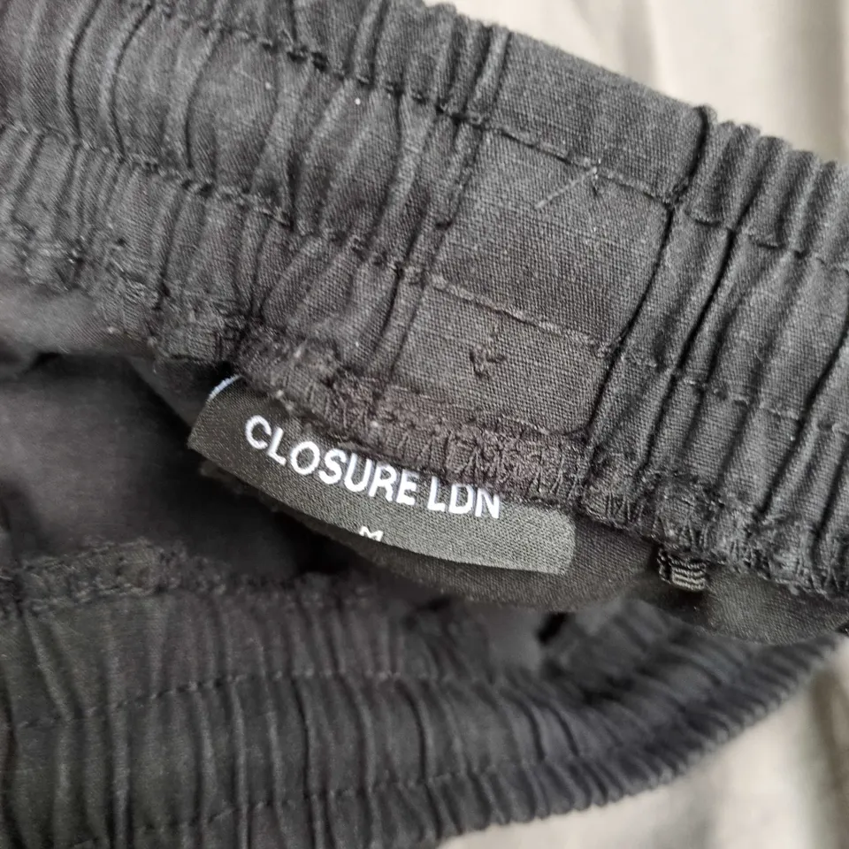 CLOSURE LONDON BLACK JOGGER PANTS – SIZE M