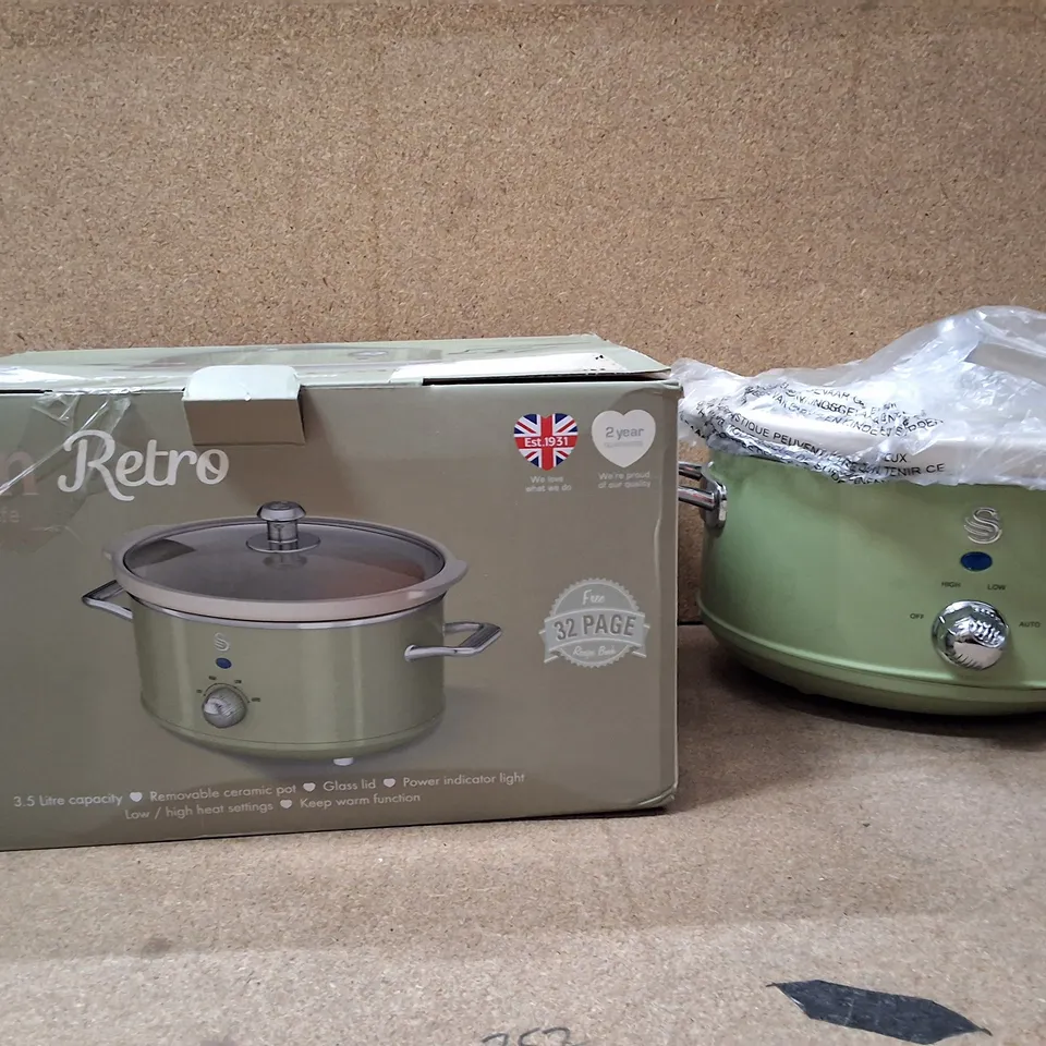 BOXED SWAN RETRO SLOW COOKER SF17021GN – GREEN, 3.5 L