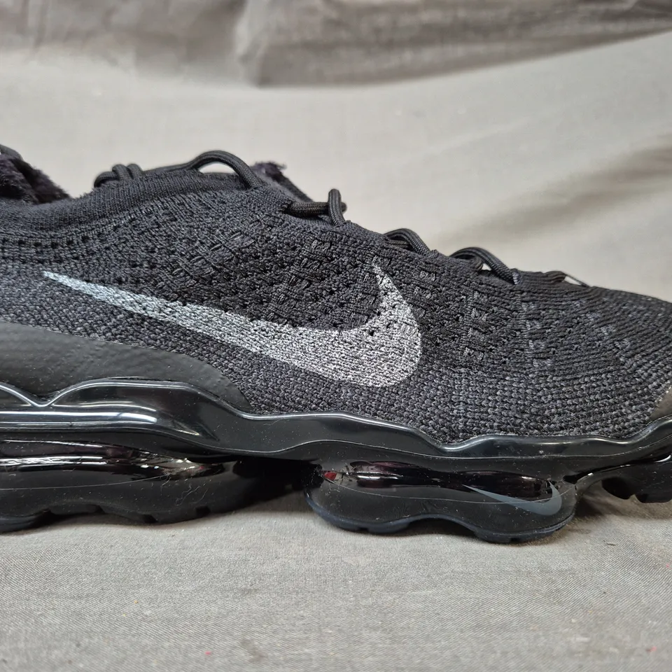 BOXED PAIR OF NIKE AIR VAPORMAX 2023 FK SHOES IN BLACK UK SIZE 8