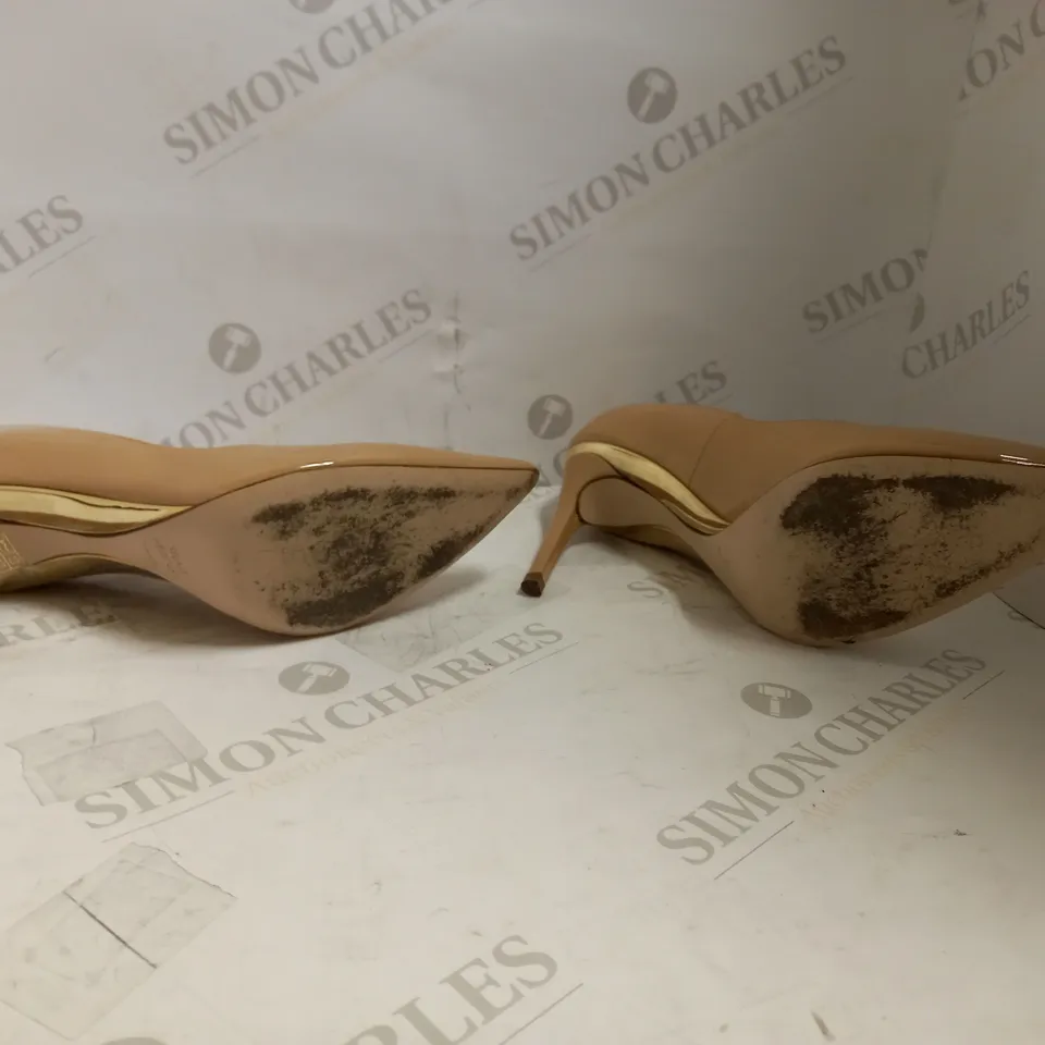 STUART WEITZMAN GOLD EDGE HI COURT HEEL - NO SIZE 