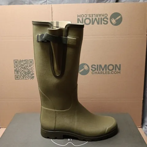 LE CHAMEAU 1927 GREEN WELLINGTON BOOTS, TARTAN LINED. BOXED SIZE 47 (UK 12)